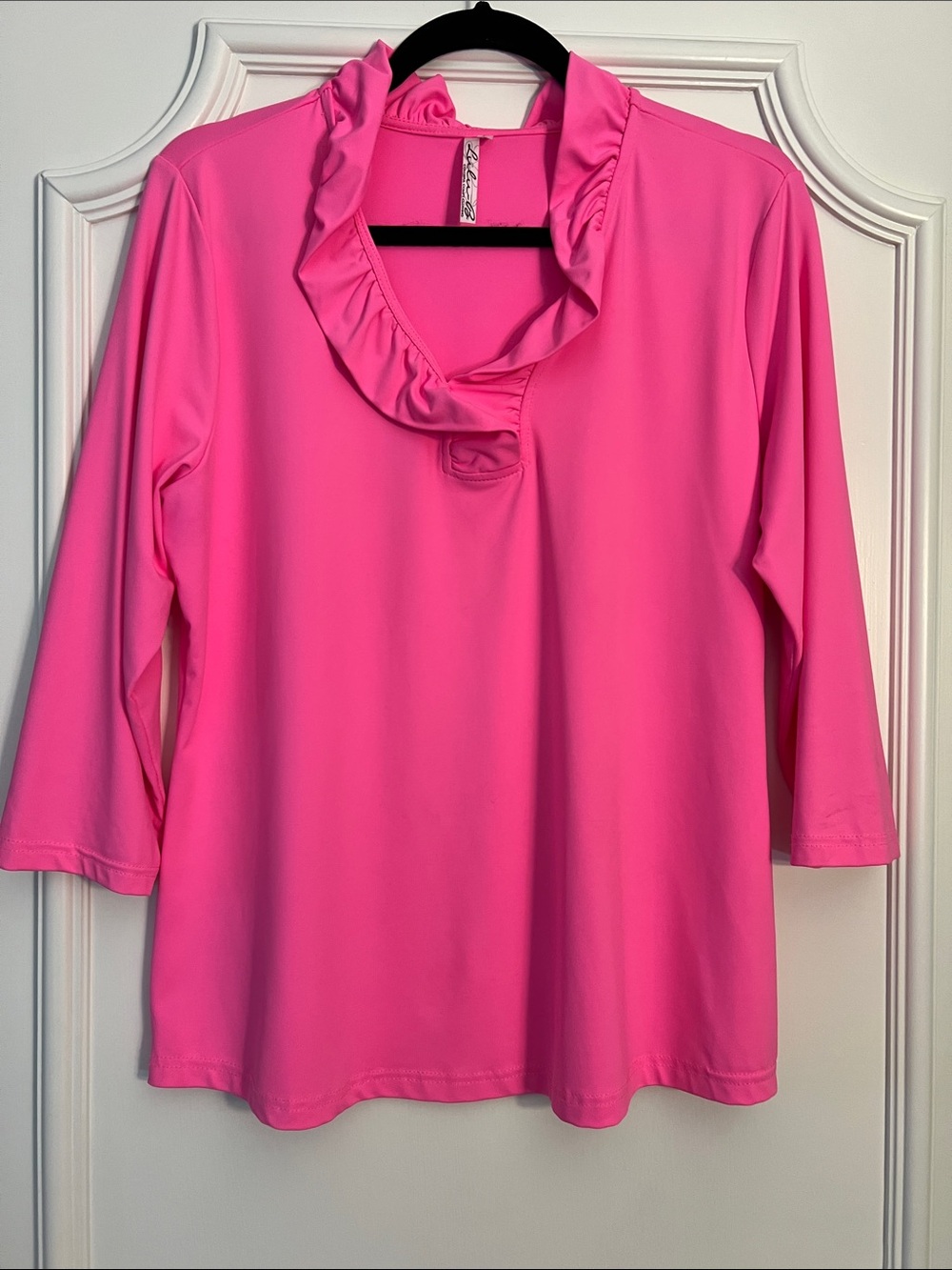 Lulu-B Ruffle V-Neck 3/4 Sleeve Top - Hot Pink size L